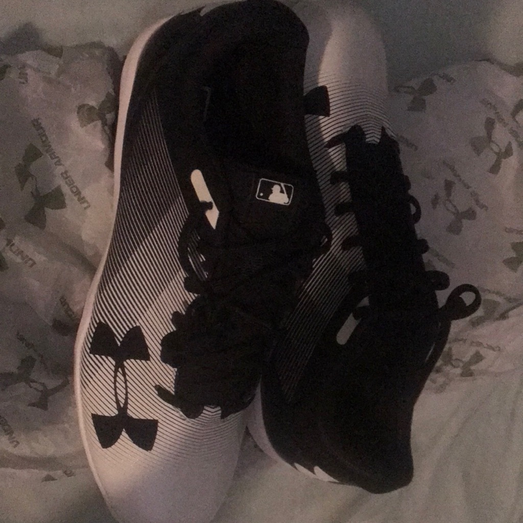 Brand New Mens Size 9